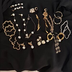 Elegant Gold and Pearl Jewelry Set